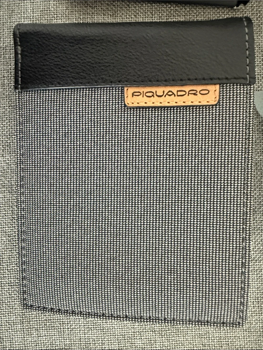 Piquadro blade collection Two-Tone Leather Bifold Wallet